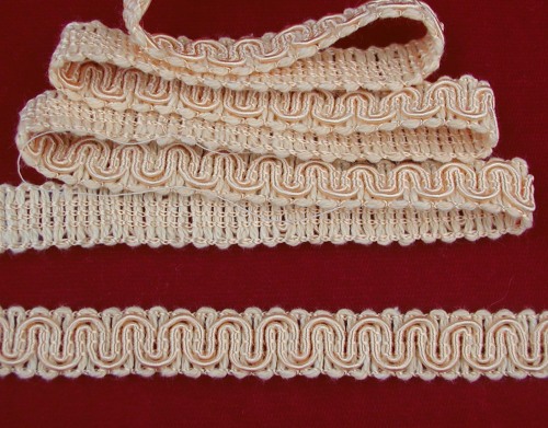 Beige Round ZigZag Edging